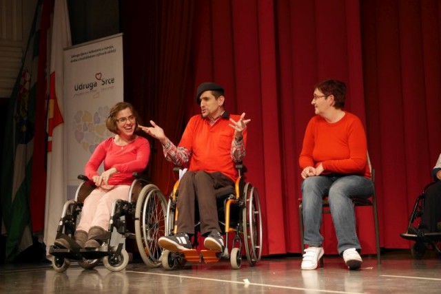 Priredba Udruge Srce "Zar već...Božić?"